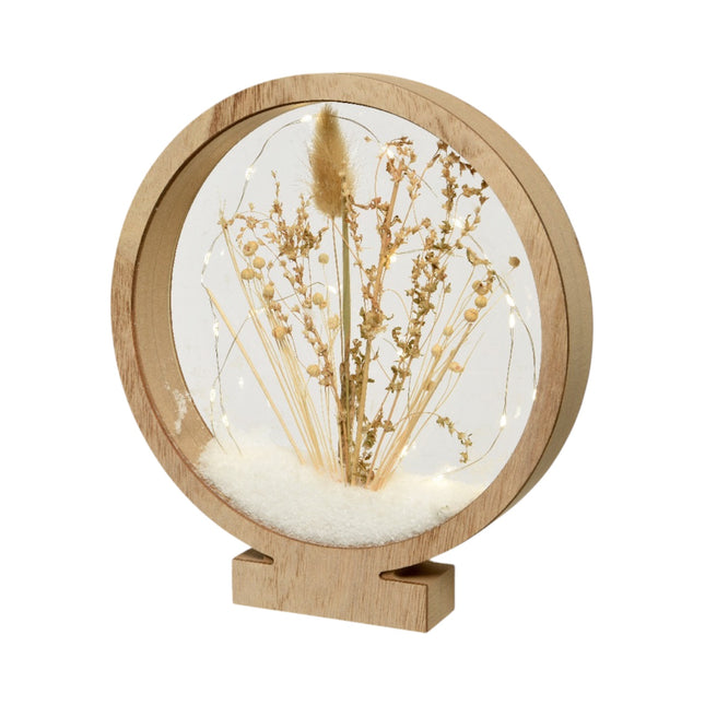 LED Leuchtobjekt aus braunem Holz mit Schnee und Trockenblumen im Inneren